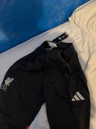 Pantalón Liverpool largo negro/rojo Talla M