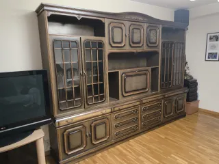 Mueble de salón madera y cristal
