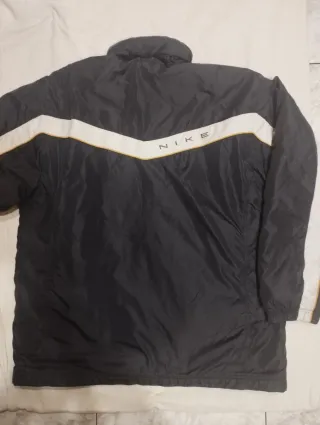 Cazadora Nike acolchada negra talla L/XL