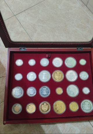 Colección de monedas 24 pesetas replica de plata