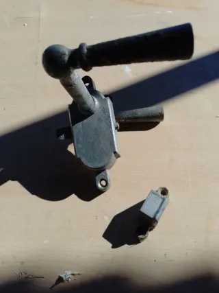 Cerradura antigua de metal