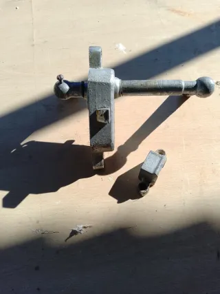 Cerradura antigua de metal