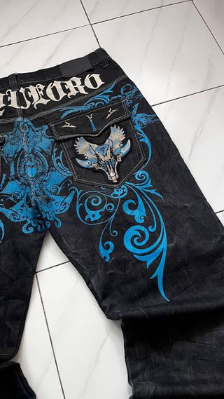 Pantalones vaqueros negros con diseño