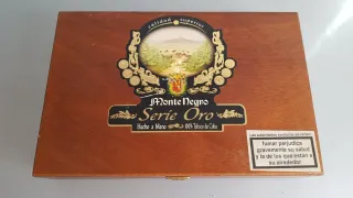 Caja de puros Monte Negro Serie Oro Cuba