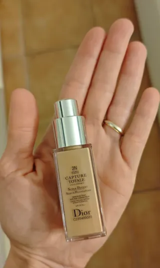 Dior Capture Totale Fondotinta 2N (020)