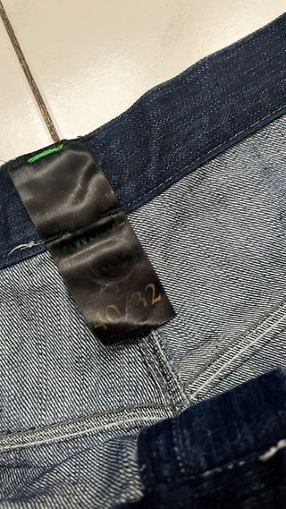 Pantalones vaqueros azules con diseño