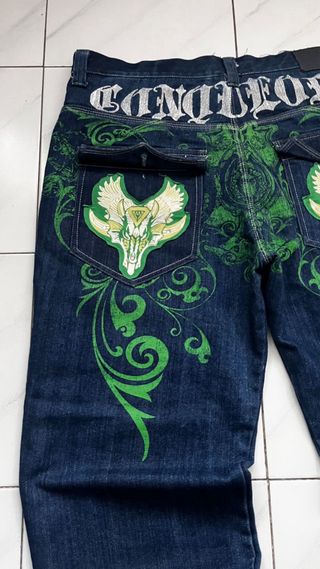 Pantalones vaqueros azules con diseño