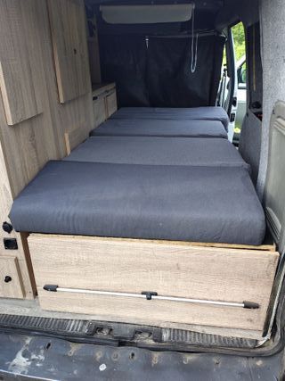 Se vende Renault Kangoo del año 2007 camperizada.