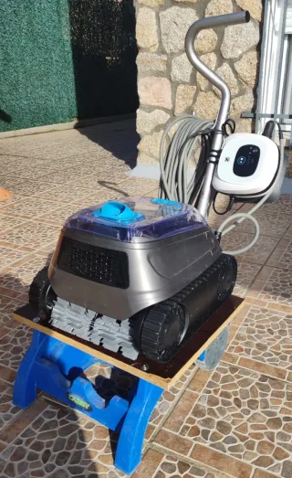 Robot Limpiafondos Piscina con Carro