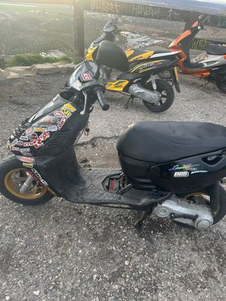 Aprilia Sonic 50cc Scooter