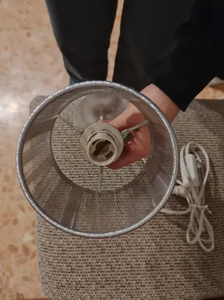 Lámpara de mesa moderna