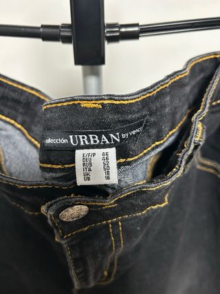 Pantalón Venca Slim Fit T46 Negro