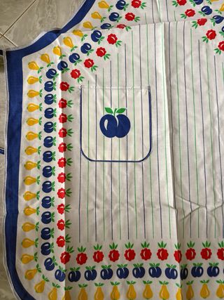 Grembiule con fantasia frutta