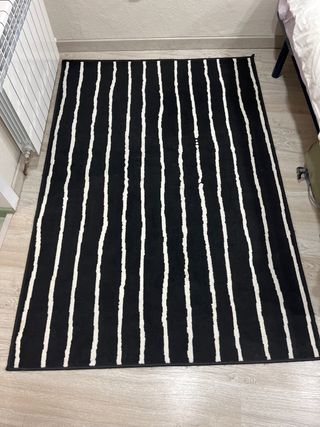 Alfombra rayas blanco y negro