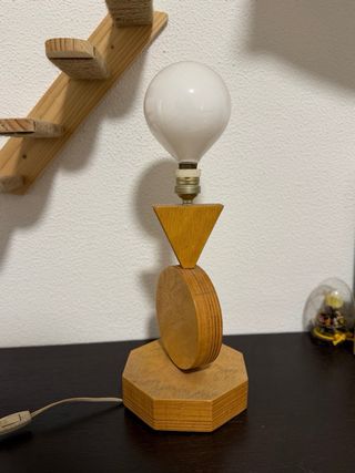 Lámpara de madera formas geométricas