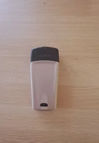 Teléfono Móvil Nokia 8210