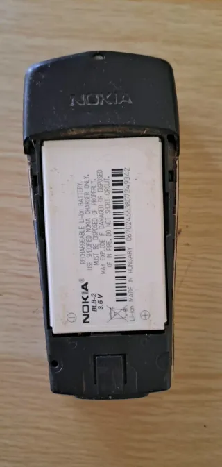 Teléfono Móvil Nokia 8210