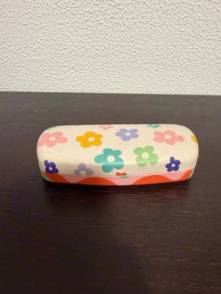 Estuche de gafas con flores