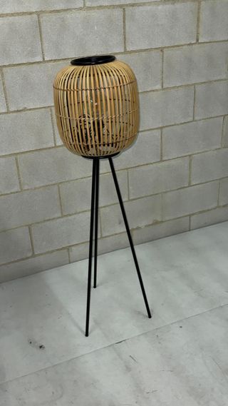 Lámpara de pie. Bambú y metal