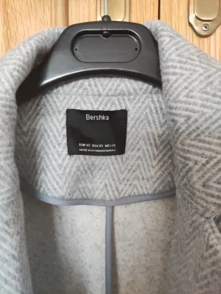 Bershka Chaquetón Gris