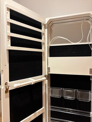 Armario joyero con espejo con llave