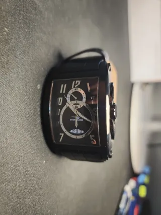 Reloj Elegante Negro y Plateado