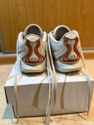 Nike LeBron XXI Akoya Oro Blanco