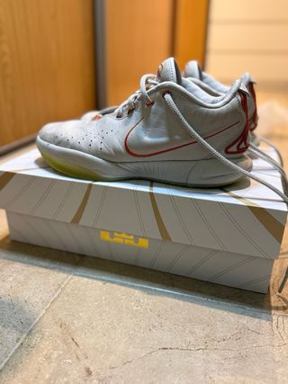 Nike LeBron XXI Akoya Oro Blanco