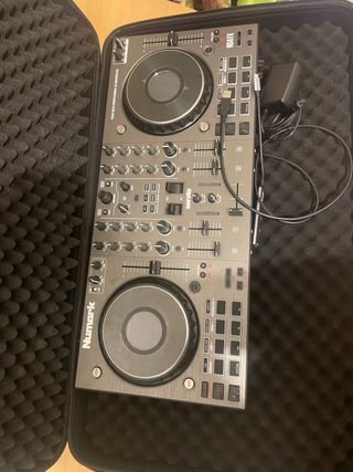 Numark NS4FX + funda trasporte se aceptan ofertas