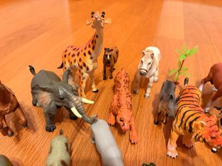 Lote de animales de juguete