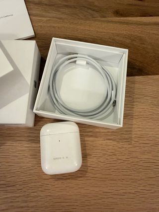 Apple AirPods 2ª Gen Carga Inalámbrica