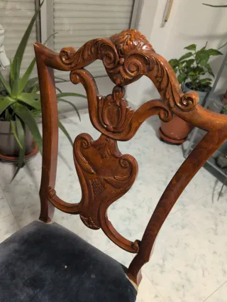 Mesa de comedor con 4 sillas