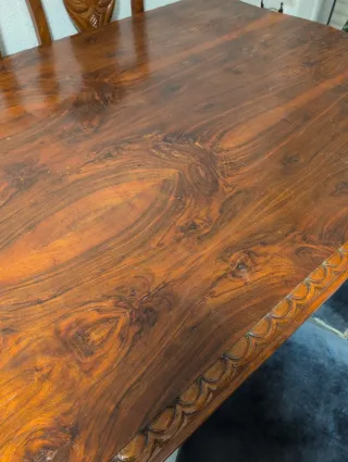 Mesa de comedor con 4 sillas