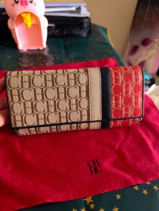 Cartera Carolina Herrera Canvas y Piel Auténtica