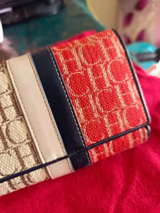 Cartera Carolina Herrera Canvas y Piel Auténtica