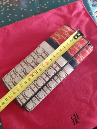 Cartera Carolina Herrera Canvas y Piel Auténtica