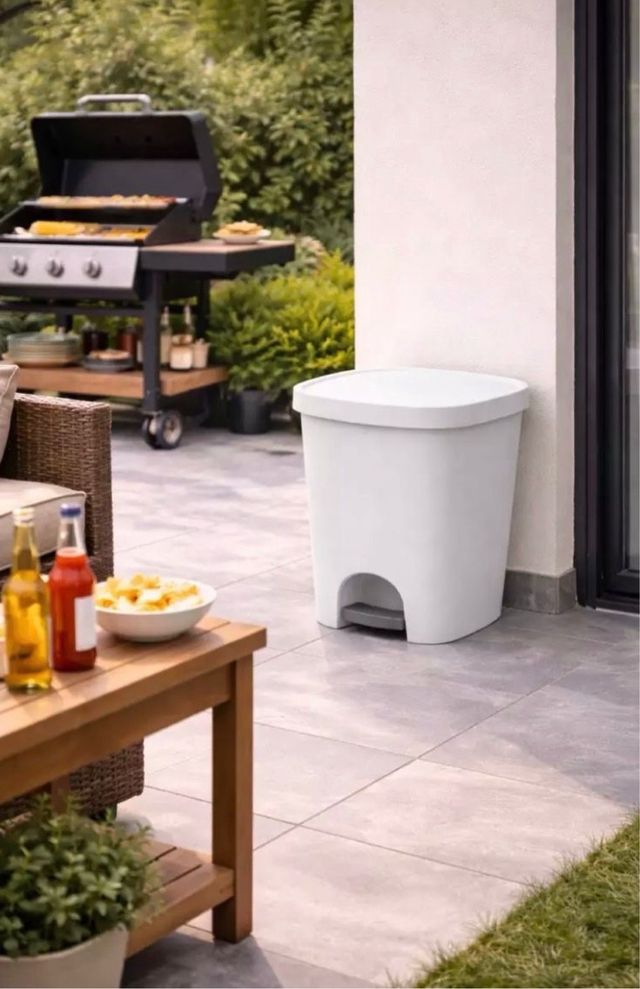 Cubo basura blanco 25L con pedal