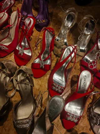 Lote 19 pares sandalias fiesta nuevas marca Avance