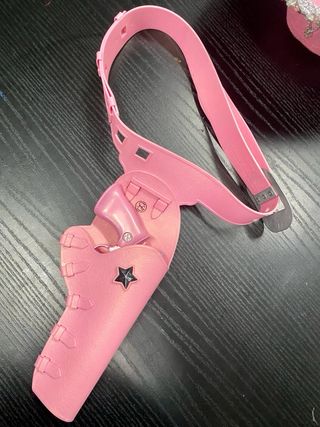 Disfraz Vaquera Rosa: Sombrero, Cinturón y Pistola