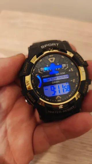 Reloj Digital Sport Negro y Dorado