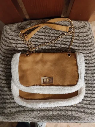 Bolso marrón con borreguito