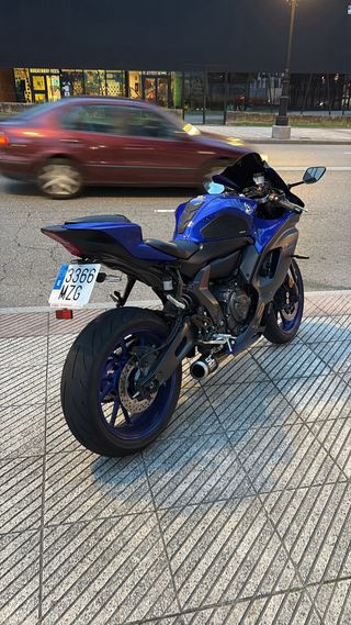 Yamaha R7 A2