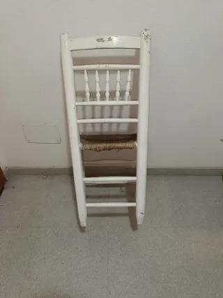 Sillas antiguas de madera a restaurar