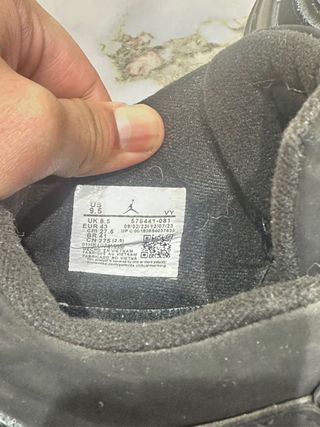 Jordan 4 Negro