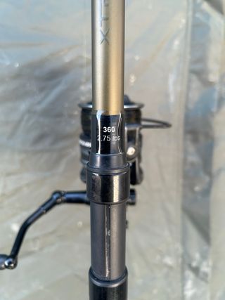 2 Cañas de pescar con carretes