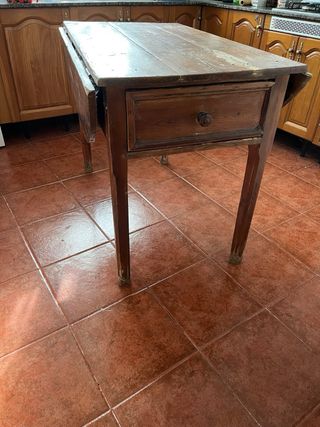 Mesa de cocina antigua de madera SOLO DOS DIAS