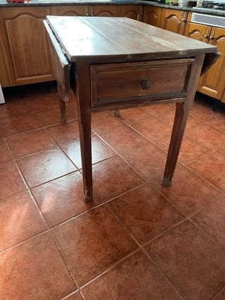 Mesa de cocina antigua de madera SOLO DOS DIAS