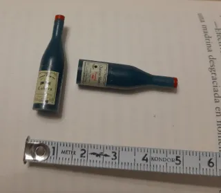 Miniature bottiglie di vino per case delle bambole