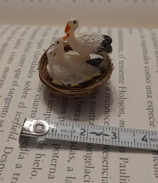 Nido de cigüeñas miniatura