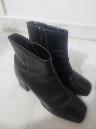 Botines negros nuevos